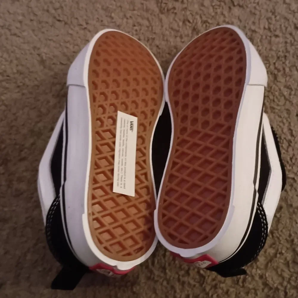 Vans Nu Skool Kids Black White BRAND NEW WITH BOX, NO LID